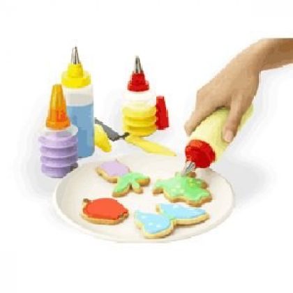 Kuhn Rikon Cookie and Cupcake Decorating Set