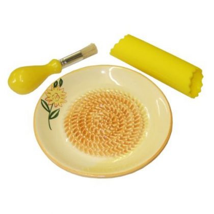 Garlic Grater Set (garlic grater, silicone peeler, brush) – Ceramic, Yellow with Sunflower Motif