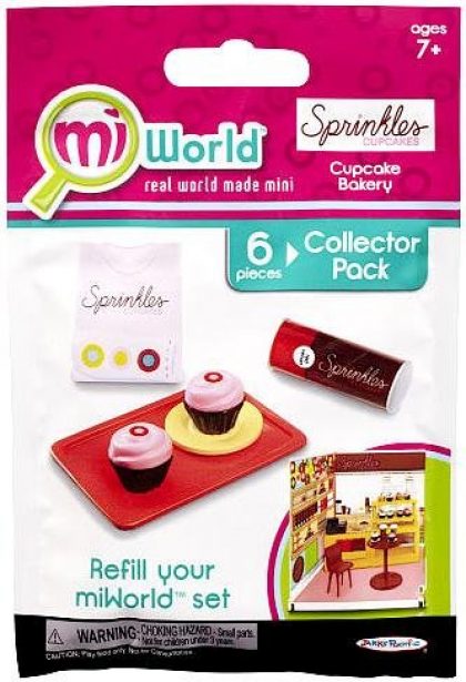 MiWorld Collector Pack Sprinkles Cupcake Bakery 6 Piece Collector Pack [2 Cupcakes, 1 Plate, 1 Tray, 1 Cupcake Mix and 1 T Shirt]